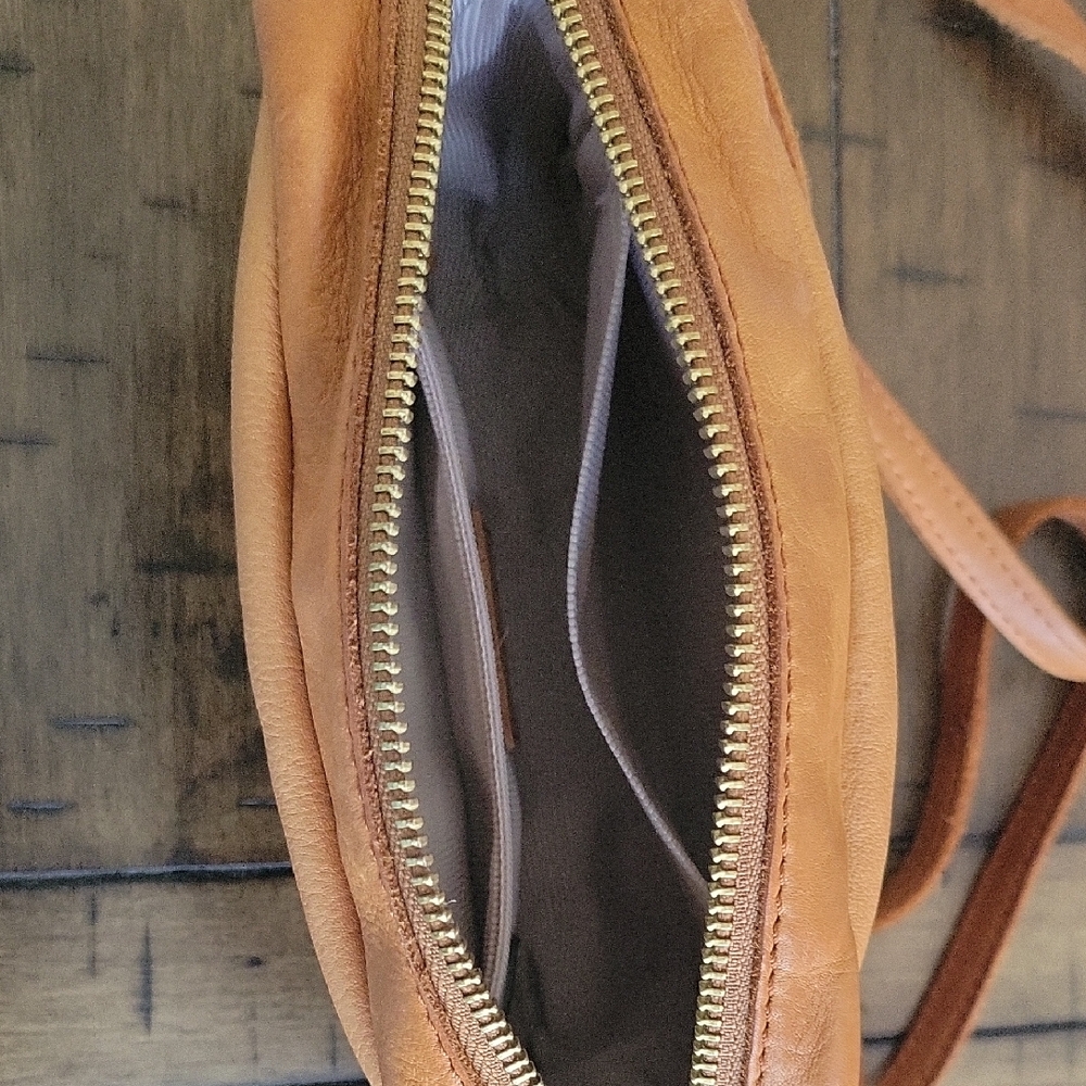 Elegant Tan Leather Belt Bag - Picture 4 of 5